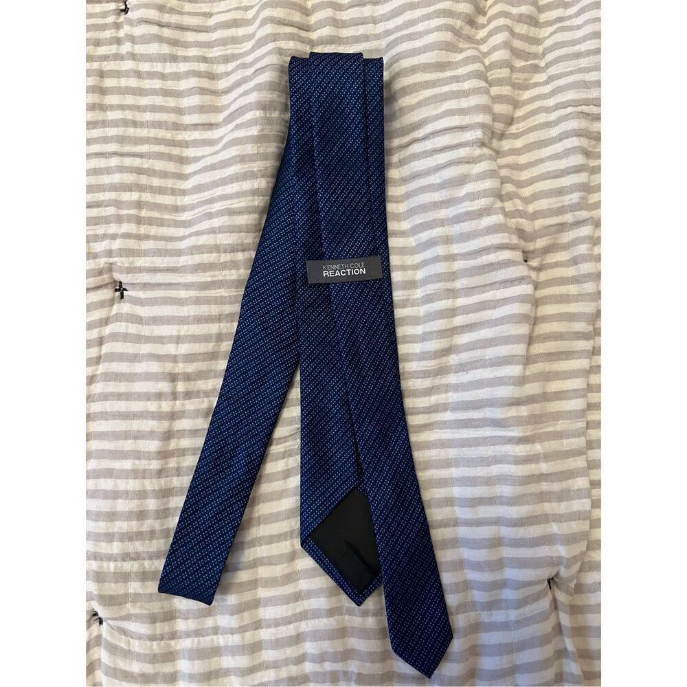 KENNETH COLE SILK TIE - Picture 7 of 7
